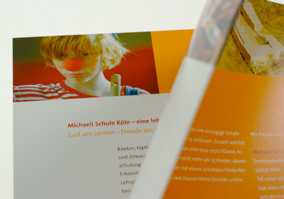 Michaeli Schule Köln, Blick in die Imagebroschüre